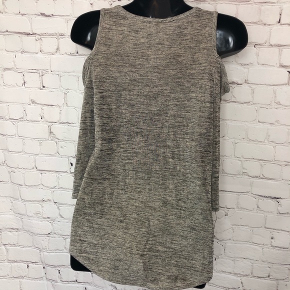 Cold Shoulder Top - Picture 3 of 3